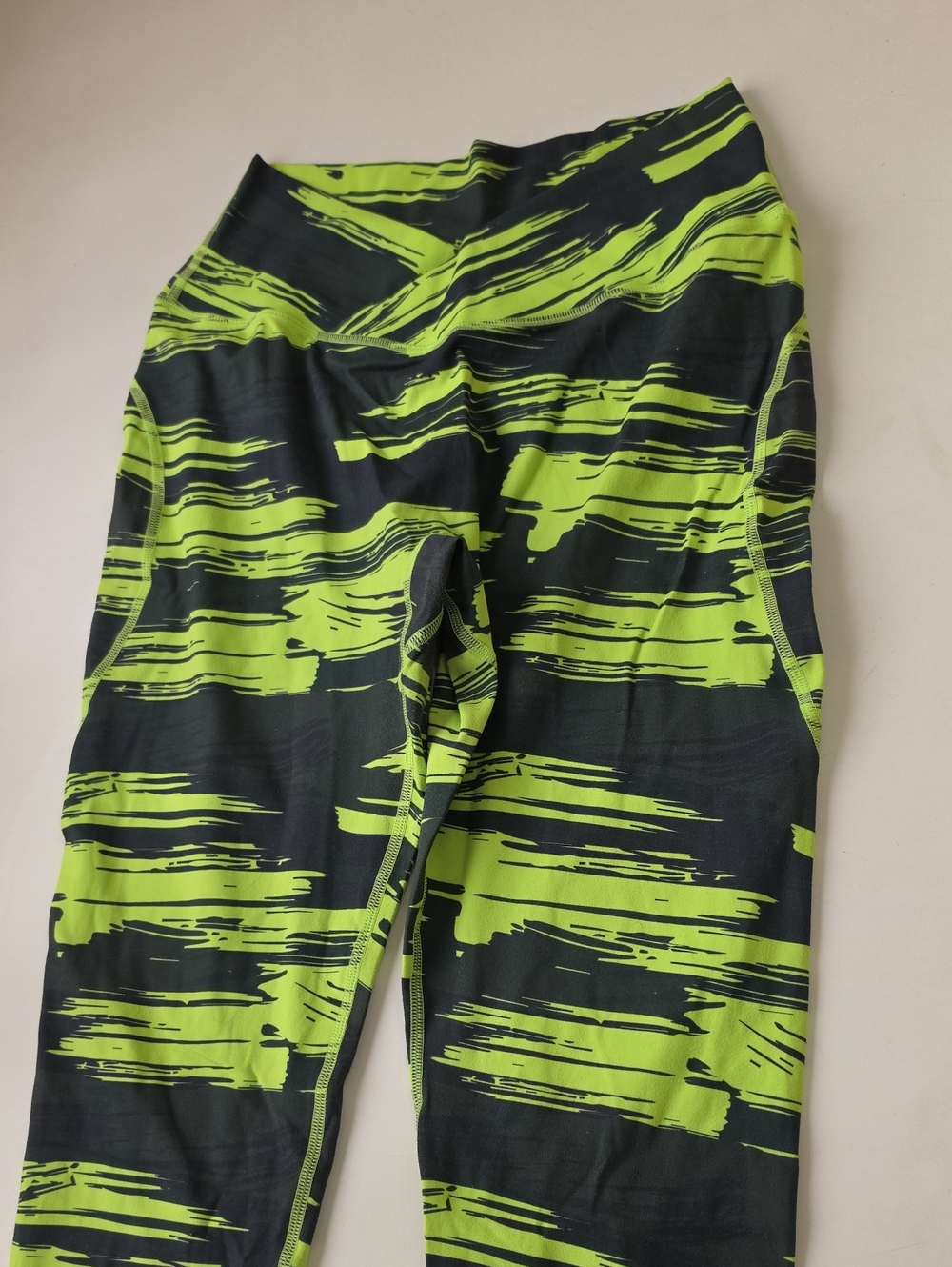 Alphalete Surface Pocket Leggings - Picture 4 of 10